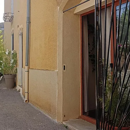 Privé - Maison De Village Appartement *